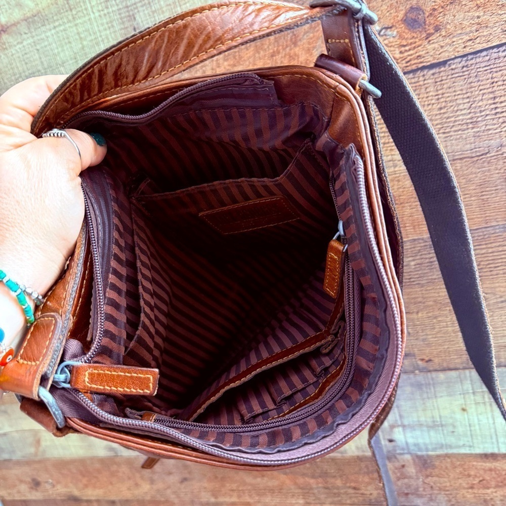 Unisex Jack Georges Voyagers Collection Leather Crossbody - Picture 11 of 16
